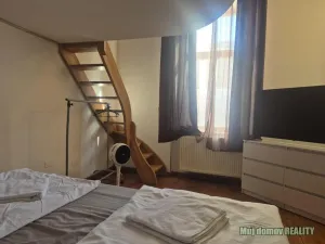 Pronájem bytu 2+kk, Praha - Karlín, Křižíkova, 56 m2