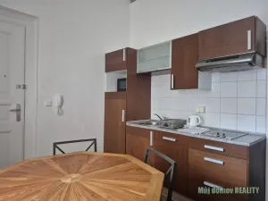 Pronájem bytu 1+1, Praha - Karlín, Křižíkova, 39 m2