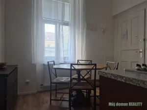 Pronájem bytu 1+1, Praha - Karlín, Křižíkova, 39 m2