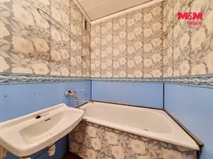 Prodej bytu 2+1, Úpice, Sládkova, 49 m2
