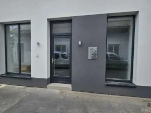 Pronájem komerční nemovitosti, Hodonín, Kolískova, 33 m2