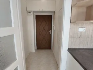 Pronájem bytu 1+kk, Praha, Na mokřině, 26 m2
