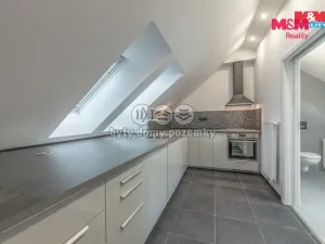 Pronájem atypického bytu, Frýdlant, ČSA, 90 m2
