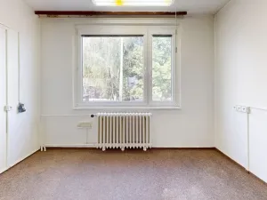 Pronájem kanceláře, Hradec Králové, Akademika Bedrny, 602 m2