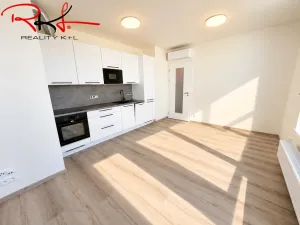 Pronájem bytu 2+kk, Praha, Thomasova, 46 m2