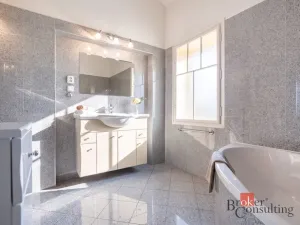 Prodej vily, Praha - Modřany, U vlečky, 331 m2