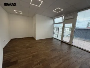 Pronájem obchodního prostoru, Pelhřimov, Krasíkovická, 52 m2