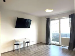 Pronájem bytu 2+kk, Praha - Hloubětín, Za černým mostem, 50 m2