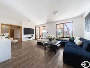 Prodej rodinného domu, Kosořice, 340 m2