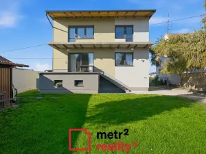 Prodej rodinného domu, Charváty, 303 m2
