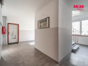 Prodej bytu 2+kk, Králův Dvůr, Nad Stadionem, 43 m2