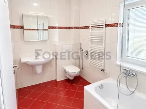Pronájem bytu 2+kk, Plzeň, Veverkova, 66 m2