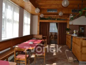 Prodej restaurace, Huslenky, 500 m2