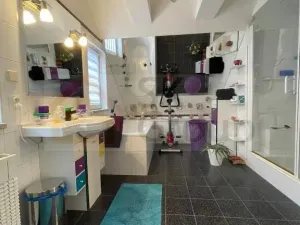 Pronájem atypického bytu, Karlovy Vary, 120 m2