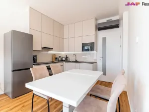 Pronájem bytu 2+kk, Brno, Komárovská, 54 m2