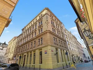 Prodej bytu 2+kk, Praha - Staré Město, U Dobřenských, 64 m2