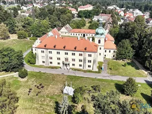 Prodej ubytování, Doksy, Tyršovo náměstí, 1342 m2