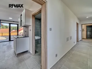 Pronájem bytu 1+kk, Velký Osek, Revoluční, 22 m2