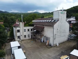 Prodej zemědělského objektu, Bžany, 1700 m2