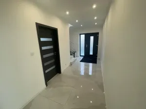Prodej rodinného domu, Jeneč, Malé náměstí, 192 m2