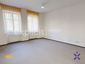 Pronájem kanceláře, Zlín, Vršava I, 460 m2
