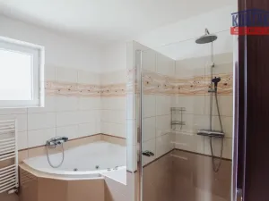 Prodej rodinného domu, Lišov - Velechvín, 135 m2