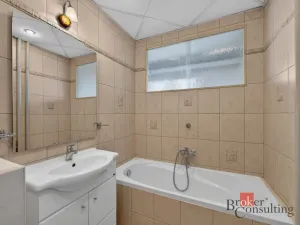 Prodej bytu 3+1, Plzeň - Lobzy, Sousedská, 74 m2