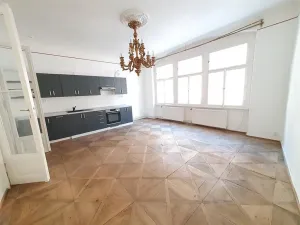 Pronájem bytu 2+kk, Praha - Malá Strana, Malostranské náměstí, 48 m2