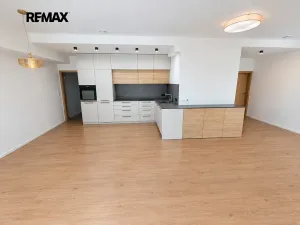 Prodej kanceláře, Slavkov u Brna, 81 m2