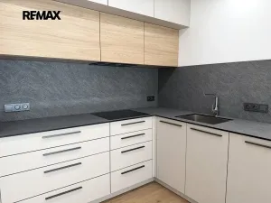 Prodej kanceláře, Slavkov u Brna, 81 m2