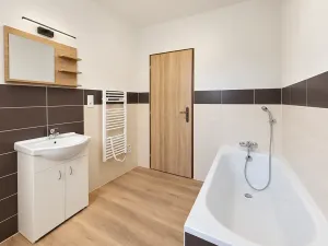 Pronájem bytu 2+1, Aš, Hlavní, 52 m2