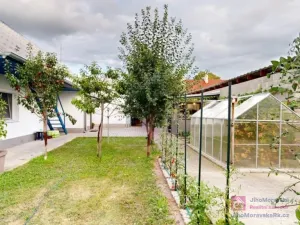 Prodej obchodního prostoru, Březí, Hlavní, 639 m2