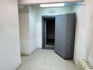 Pronájem kanceláře, Frýdek-Místek - Frýdek, tř. T. G. Masaryka, 380 m2