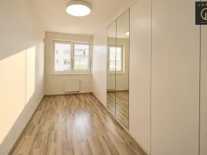 Pronájem bytu 3+kk, Praha, Sicherova, 71 m2