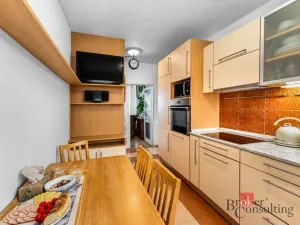 Prodej bytu 4+1, Praha - Dejvice, Vostrovská, 75 m2