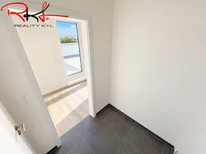 Pronájem bytu 1+kk, Praha, Thomasova, 25 m2