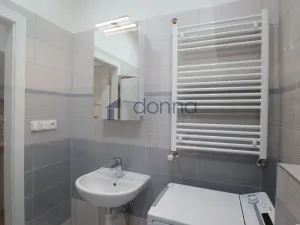 Pronájem bytu 1+kk, Praha, Jagellonská, 27 m2