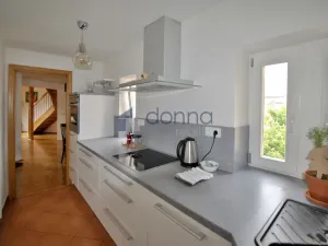 Pronájem bytu 3+1, Praha, Na Kozačce, 118 m2