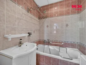 Prodej bytu 3+1, Jindřichův Hradec, sídliště Vajgar, 58 m2