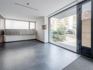 Prodej bytu 2+kk, Praha - Horní Měcholupy, Padovská, 52 m2