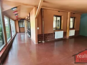 Prodej komerční nemovitosti, Nupaky, Nupacká, 241 m2