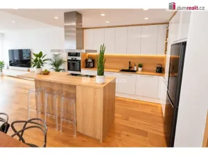 Prodej rodinného domu, Praha - Libuš, V Hrobech, 280 m2