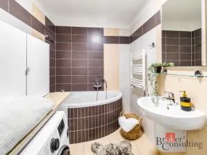 Prodej bytu 2+kk, Praha - Zličín, Tvrdonická, 72 m2