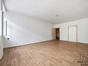 Pronájem kanceláře, Trutnov, Jihoslovanská, 157 m2