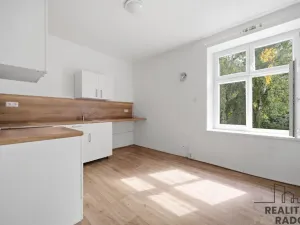 Pronájem kanceláře, Trutnov, Jihoslovanská, 157 m2