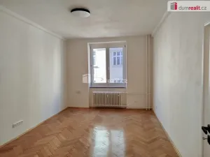Pronájem bytu 2+1, Karlovy Vary, K. Čapka, 57 m2