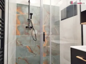 Pronájem bytu 2+1, Karlovy Vary, K. Čapka, 57 m2