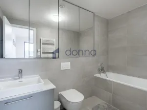Pronájem bytu 2+kk, Praha, Jankovcova, 60 m2
