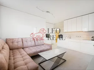 Prodej bytu 2+kk, Praha - Uhříněves, U uhříněveské obory, 44 m2