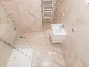 Pronájem bytu 1+kk, Praha - Vršovice, Smolenská, 48 m2